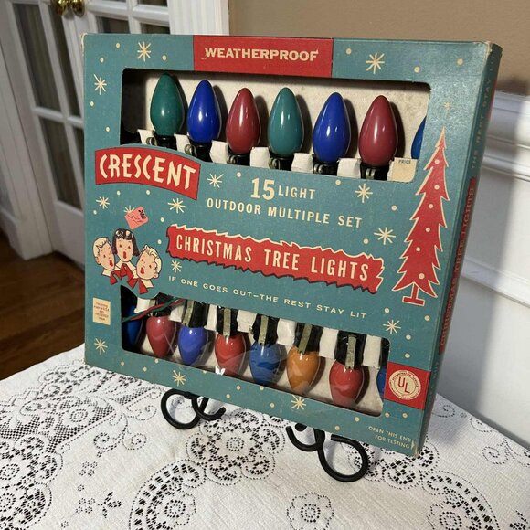 MCM Crescent Christmas Tree lights - Picture 2 of 10